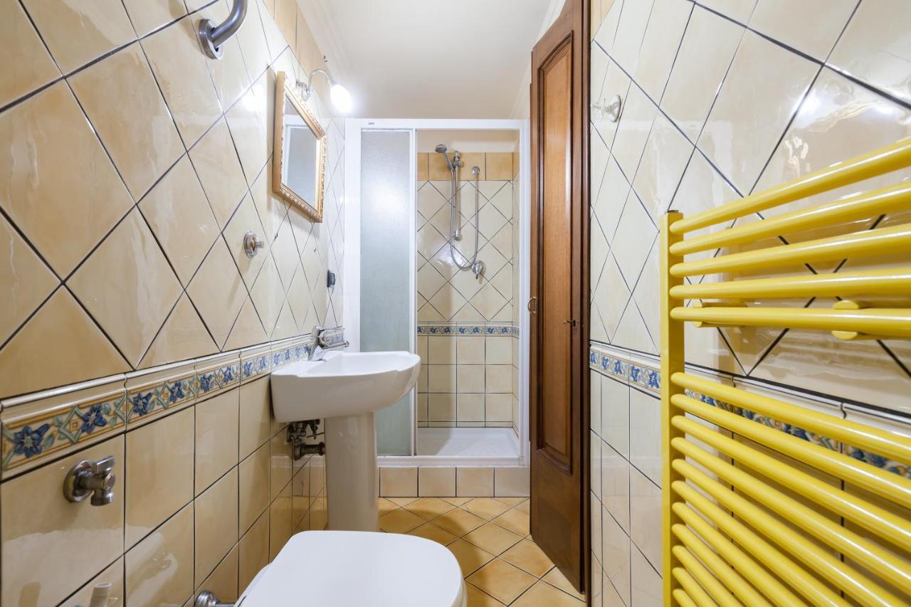Casa Vacanze Giramondo Фьюмичино Экстерьер фото