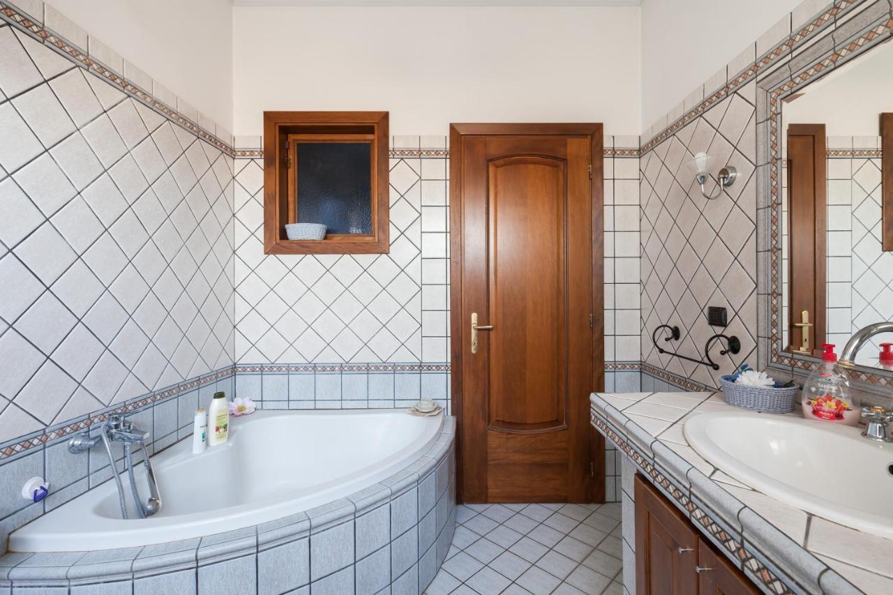 Casa Vacanze Giramondo Фьюмичино Экстерьер фото